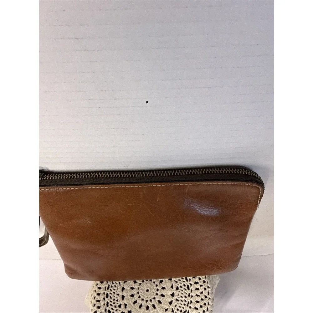 Patricia Nash Cassini Tan Genuine Leather Wristlet Clutch Purse P34901